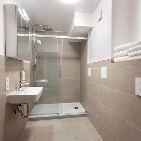 Apartmanhotel Homaris Laim 3*