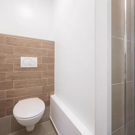 Apartmanhotel Homaris Laim 3*
